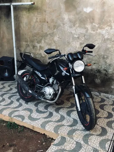 Factor 125 moto excelente estado todas as peças trocadas tem 800 reais de multa 