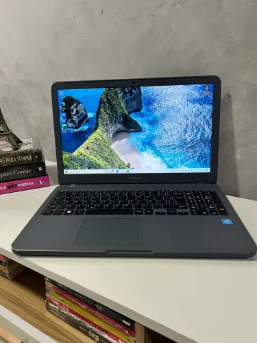 Notebook Samsung essentials E20