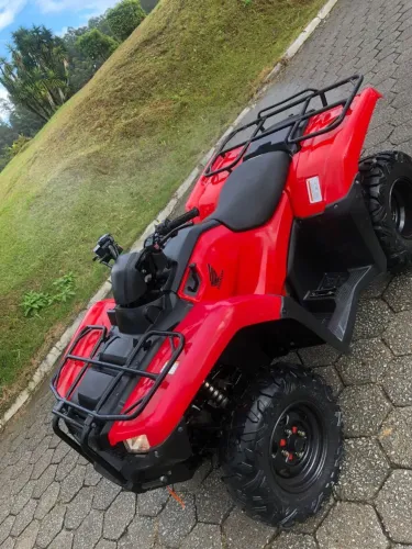 Ja tem guincho quadriciclo era usado numa fazenda ja está com guincho 