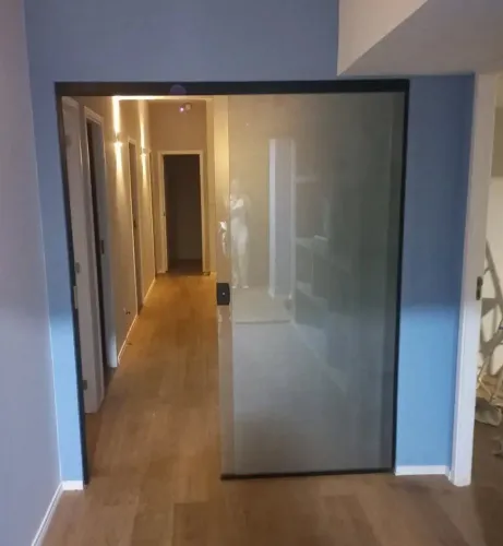 Porta correr 2.10 x 1.50 2 folhas fumê jateada Nova