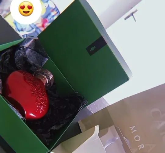 Vendo um perfume Floratta Red, ganhei de presente mais nunca usei.