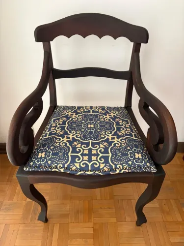 Poltrona restaurada - item único 