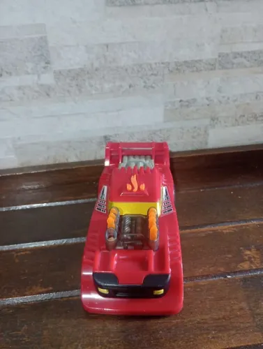 Carro Hot wheels de luz