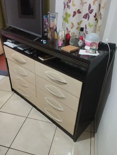 Camiseiro com oito gavetas 1,33m x 45cm x 1m de altura