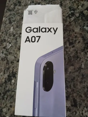 Vendo celular Galaxy Samsung A07 com película de proteção.  Novo.