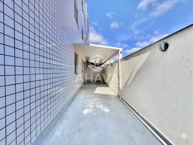 Área Privativa com 3 Quartos sendo 1 Suíte para Locação, 2 Vagas, 100m², Bairro Itapoã, pr