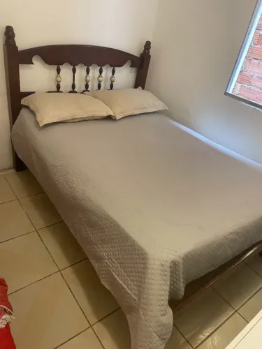 Cama de Casal de Madeira com Colchão Queen Cabeceira Torneada Conjunto Itapevi
