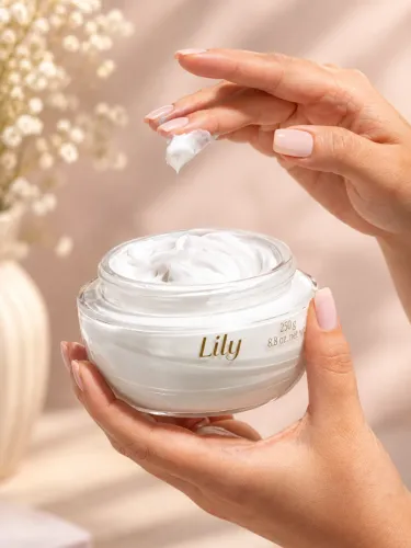 Creme Acetinado Perfumado Lily 250g O Boticário