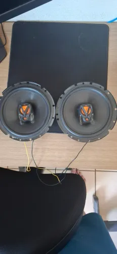 Par de Autofalantes JBL triaxial 6" 