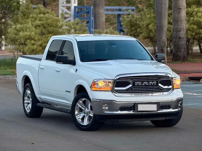 Ram Classic Laramie 5.7 V8 16V Gasolina 4X4 Aut. 2023