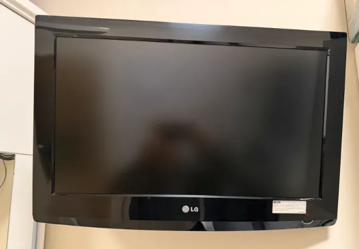 TV LG LCD 32" - Excelente estado Funcionando perfeitamente Tela sem manchas e sem riscos