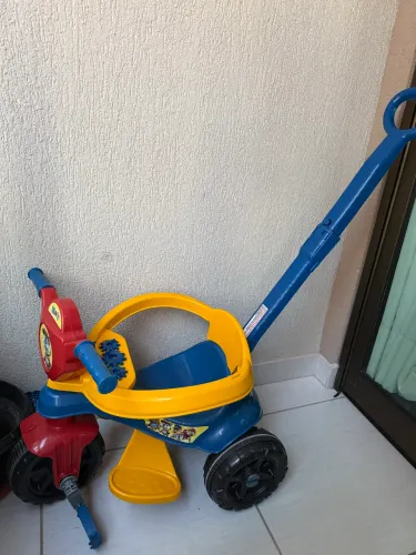 Triciclo infantil