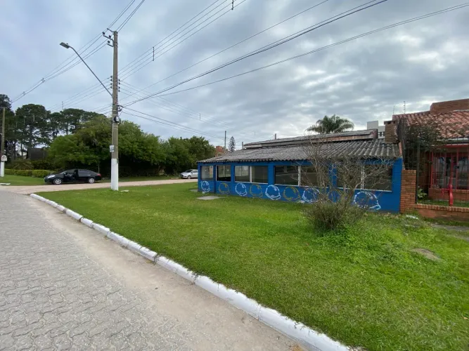 Terreno de esquina à venda no Laranjal, Pelotas - 360 m² (12x30m), de frente para a praia