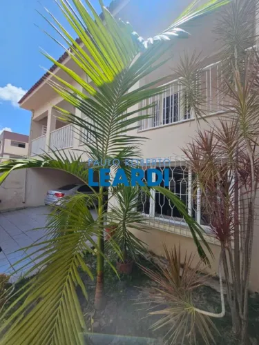 CASA ASSOBRADADA - SANTA LÚCIA - MG
