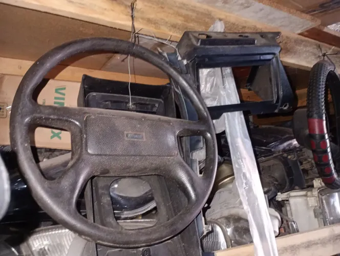 Volantes usados Lanternas retrovisores para-choques Faróis e outros...