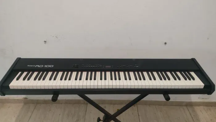 Piano digital Roland RD 100 