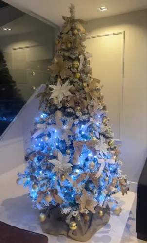 Árvore de natal completa , linda decoração