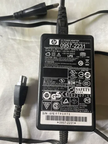 Fonte original impressora hp, conector cinza(brinde vai impressora d1460 defeito na placa)