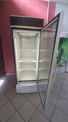 Freezer vertical porta vidro