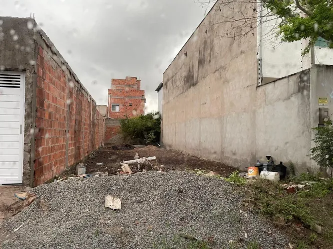 Vende-se terreno no Jardim Acácia Feira de Santana