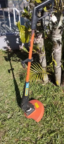 Aparador de grama Tramontina 700w