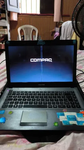 Notebook Compaq Presario CQ-23 (4GB RAM) - Para Reparo, Uso Básico ou Retirada de Peças