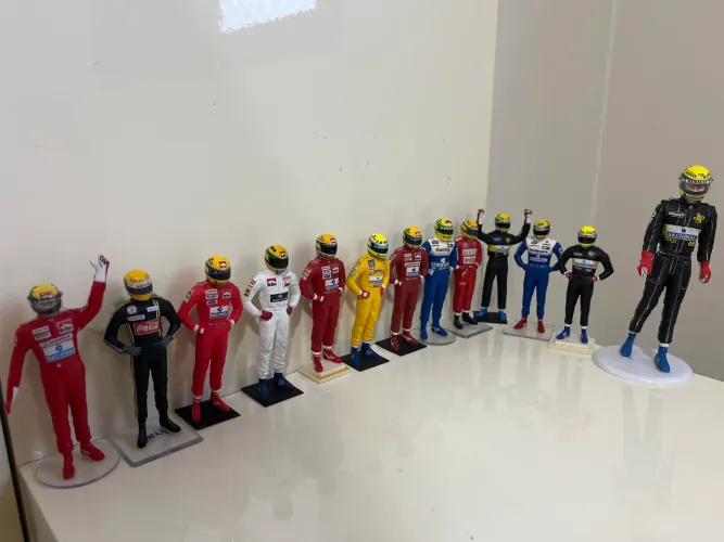 Ayrton Senna Fórmula 1 Mini Estátuas 