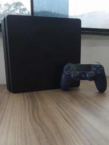 PS4 SLIM 1T + 1 CONTROLE