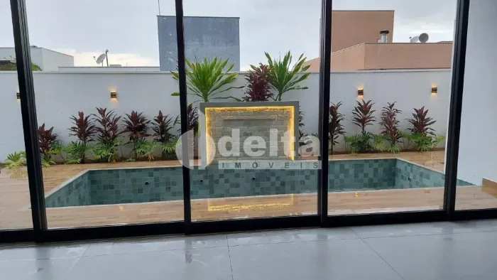 Casa no condomínio Jardins Gênova disponível para venda em Uberlândia-MG