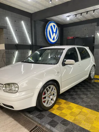 Volkswagen Golf GTI 1.8 MI 180/193cv Turbo 4P Mec. 2003
