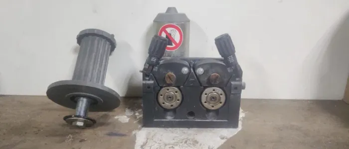 Kit Tracionador De Arame MIG 24V + Suporte Carretel CEA 15kg