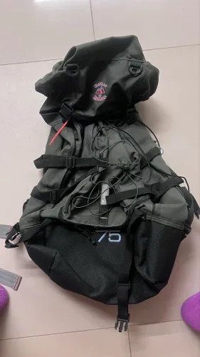 Vendo mochila de trilha 75L da Trilhas e rumos