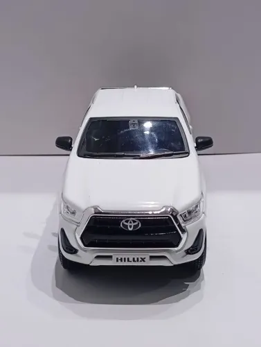 Toyota Hilux Escala 1/24 Branca