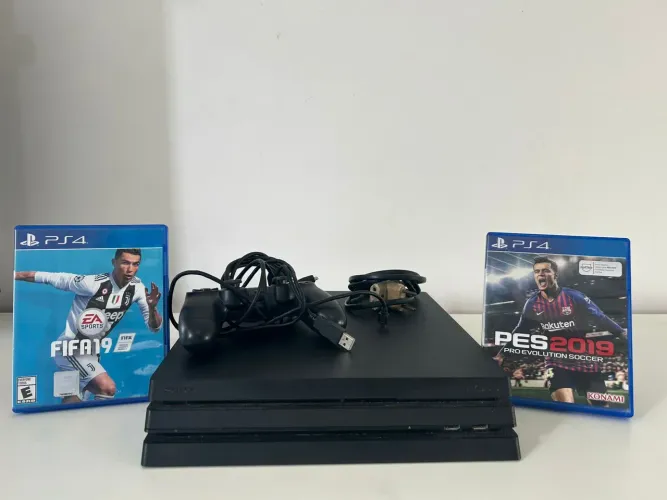 Ps4 pro 1T, controle original mais 2 jogos