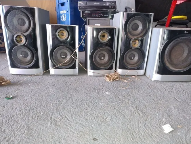 Caixas de som LG