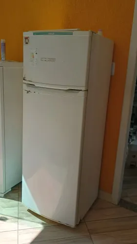 Geladeira a venda