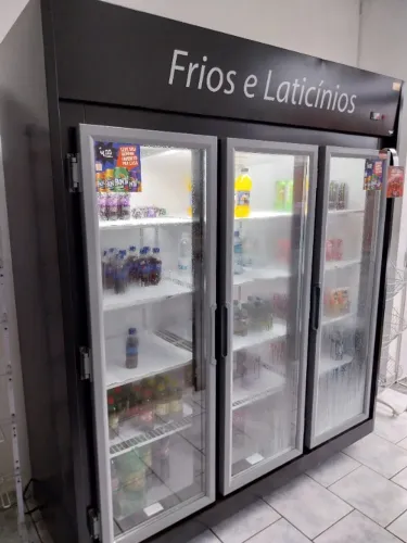 Auto serviço espositora de frios e lacticínios