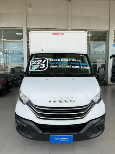 IVECO DAILY 35 CS COM BAU DE  4,50MT R$ 225,000,00 1016,815, *,516