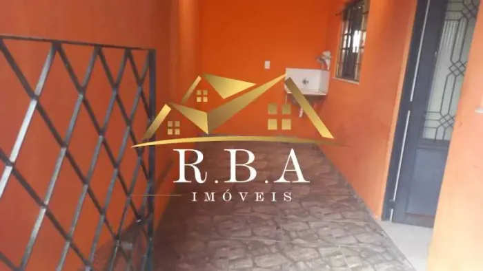 Casa de rua : / Residencial / Marechal Hermes