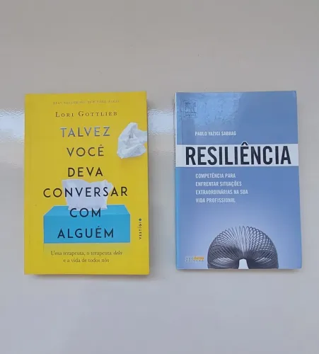 2 Livros de Autoajuda: "Talvez você deva conversar com alguém" + "Resiliência".