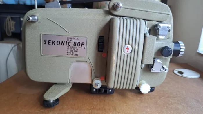 Sekonic 80P 8mm Film Projector (projetor de filmes antigos) (película 8mm)