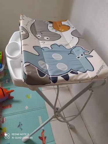 Banheira com trocador infantil.