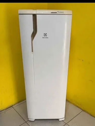 Geladeira Electrolux Frost freer gelo seco top novinha