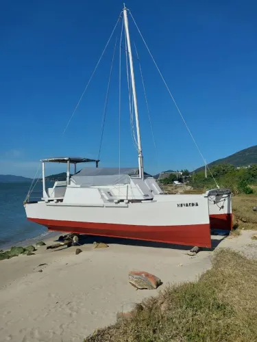 Catamarã Artesanal 28 pes (navegação costeira)