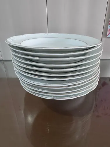 Conjunto de pratos fundos de porcelana
