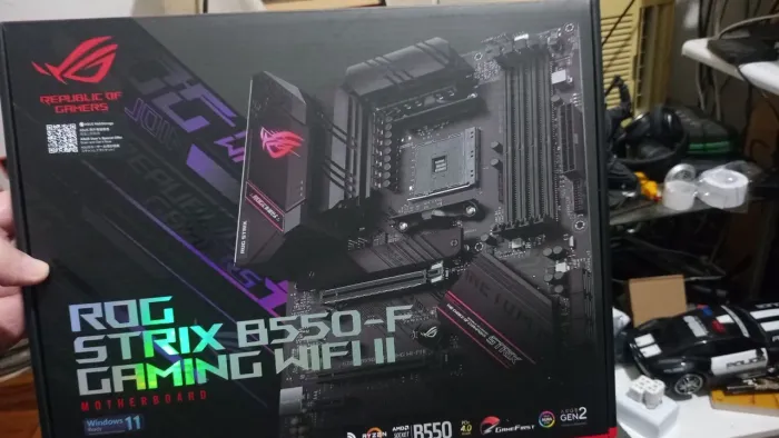 Placa Asus Rog strix B550 F nova