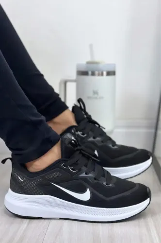 Tênis Nike preto