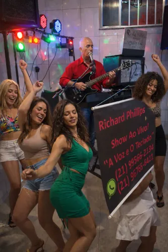 Músico Voz, Teclado 650 reais Repertório Variado Niterói,SG,Rio,R.Lagos