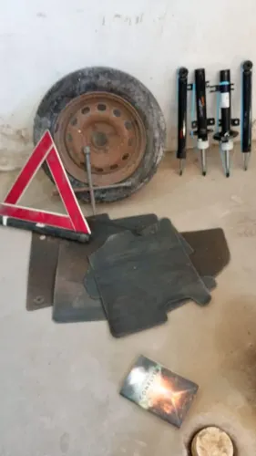 Kit Ford Fiesta - Amortecedores COFAP NOVOS + Estepe e Acessórios