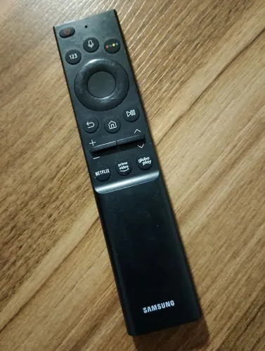 Vendo controle ? de smart tv Samsung original por 30 reais para vir retirar ok e usado 